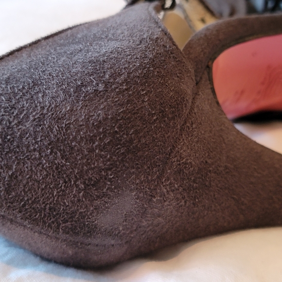 👠Christian Louboutin Suede D'Orsay size 38 like new❣️ - Picture 10 of 17